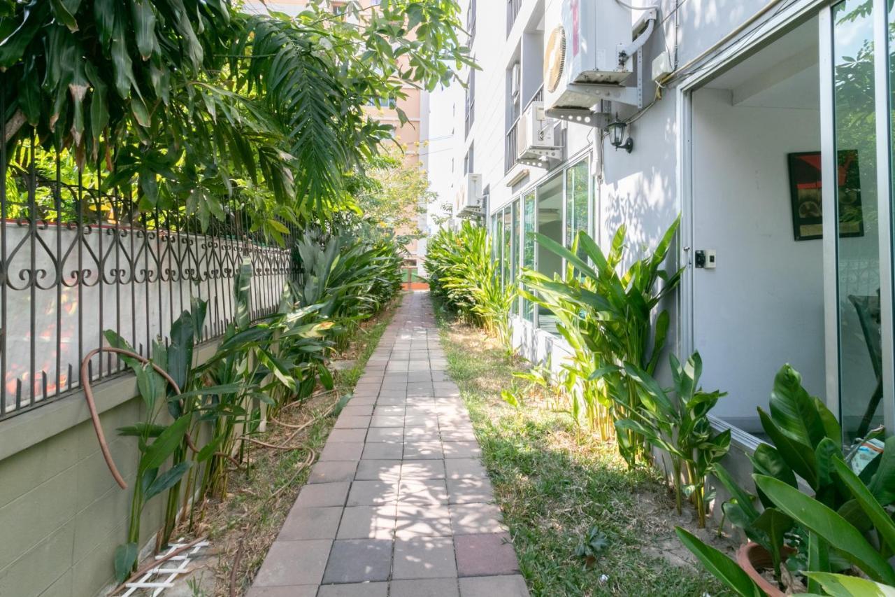 Resortel Lat Phrao 91 Bangkok Exterior photo