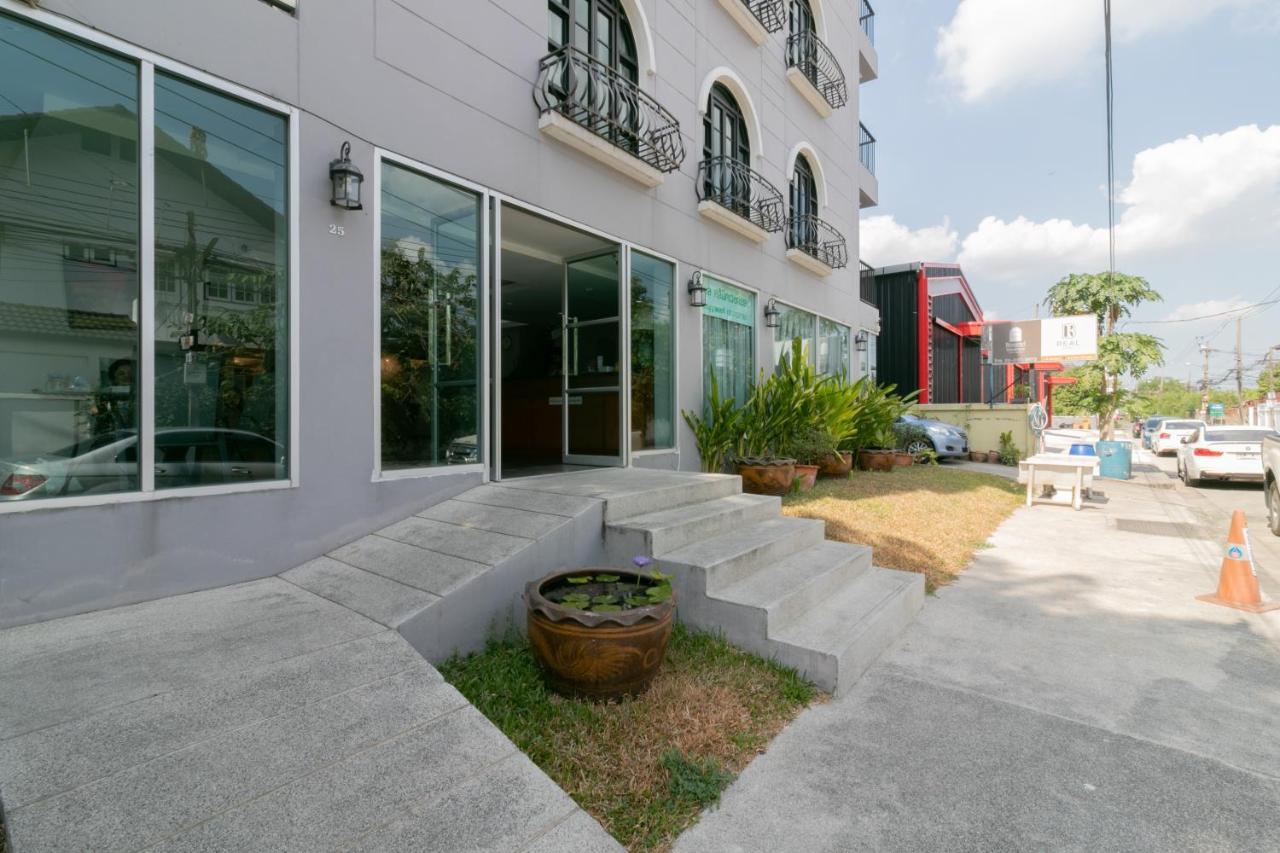 Resortel Lat Phrao 91 Bangkok Exterior photo