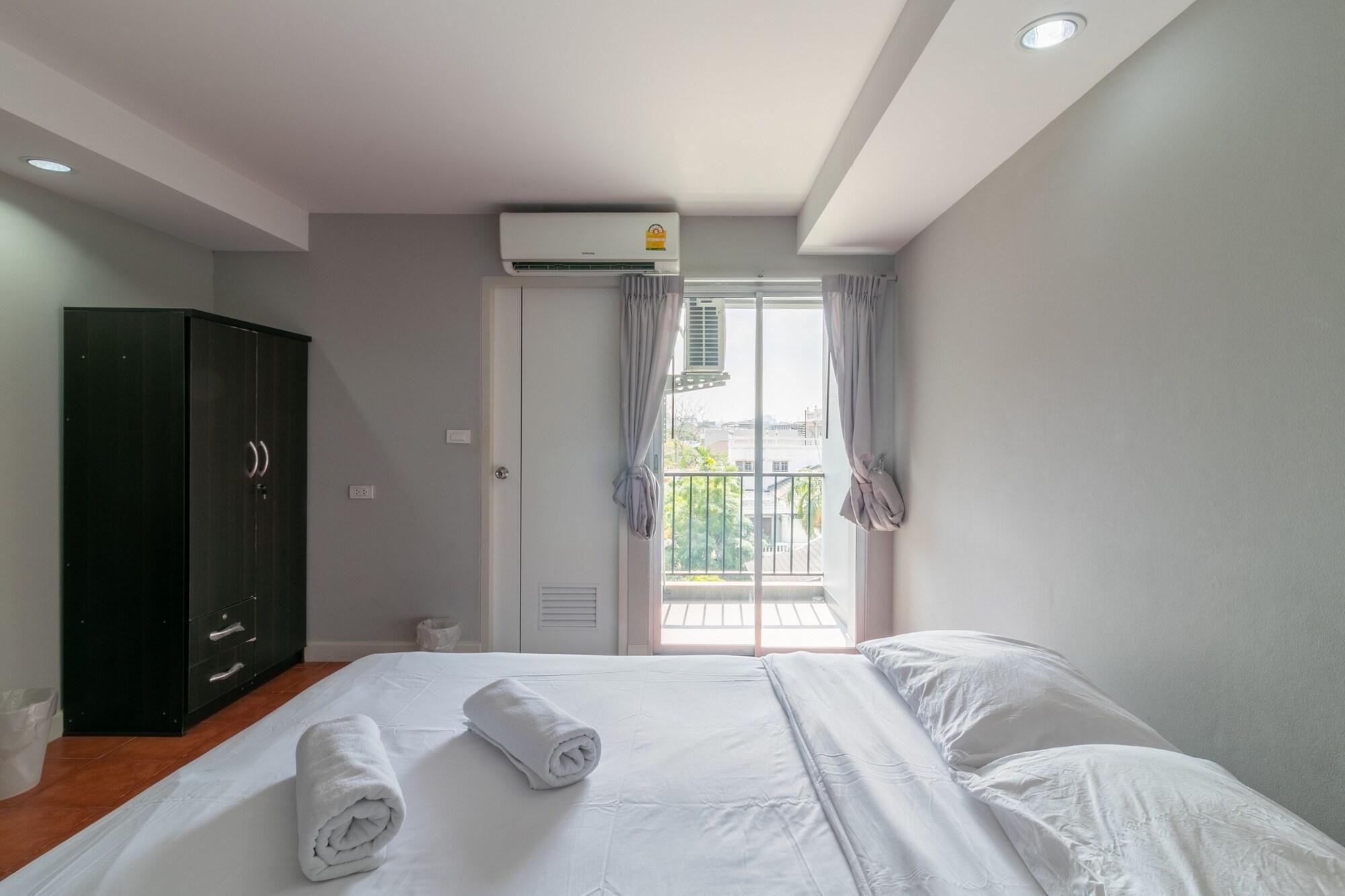 Resortel Lat Phrao 91 Bangkok Exterior photo