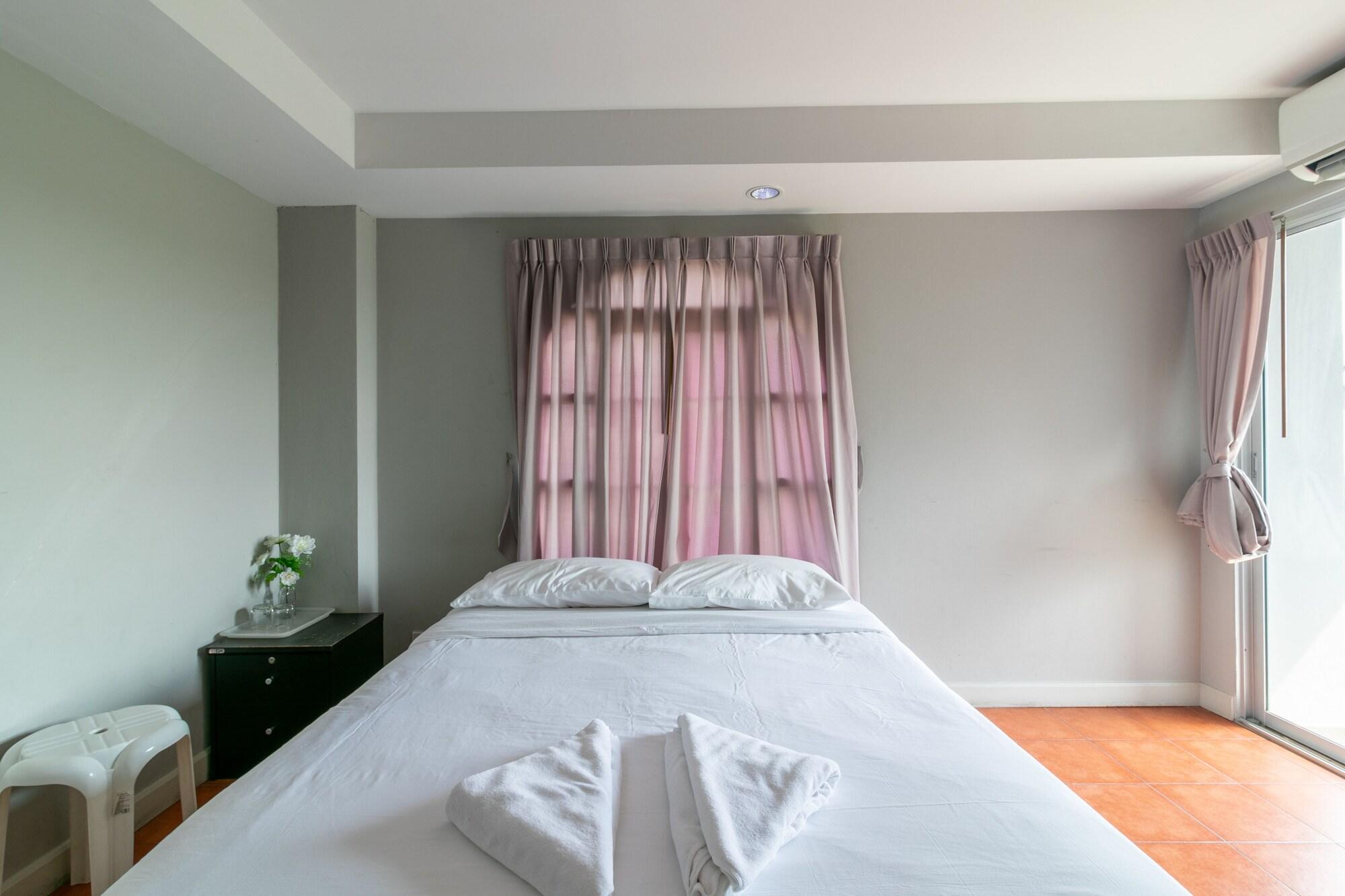 Resortel Lat Phrao 91 Bangkok Exterior photo