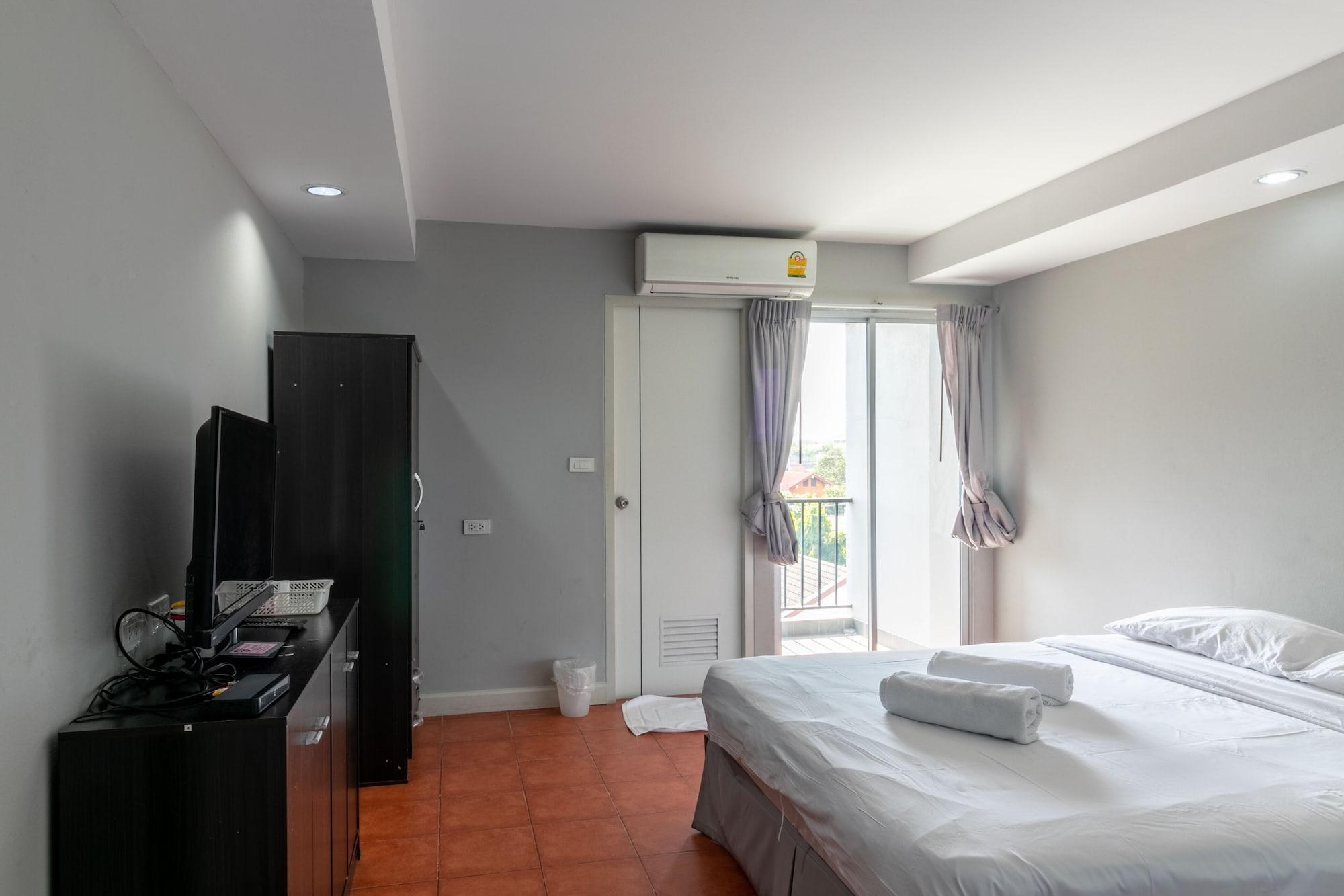 Resortel Lat Phrao 91 Bangkok Exterior photo