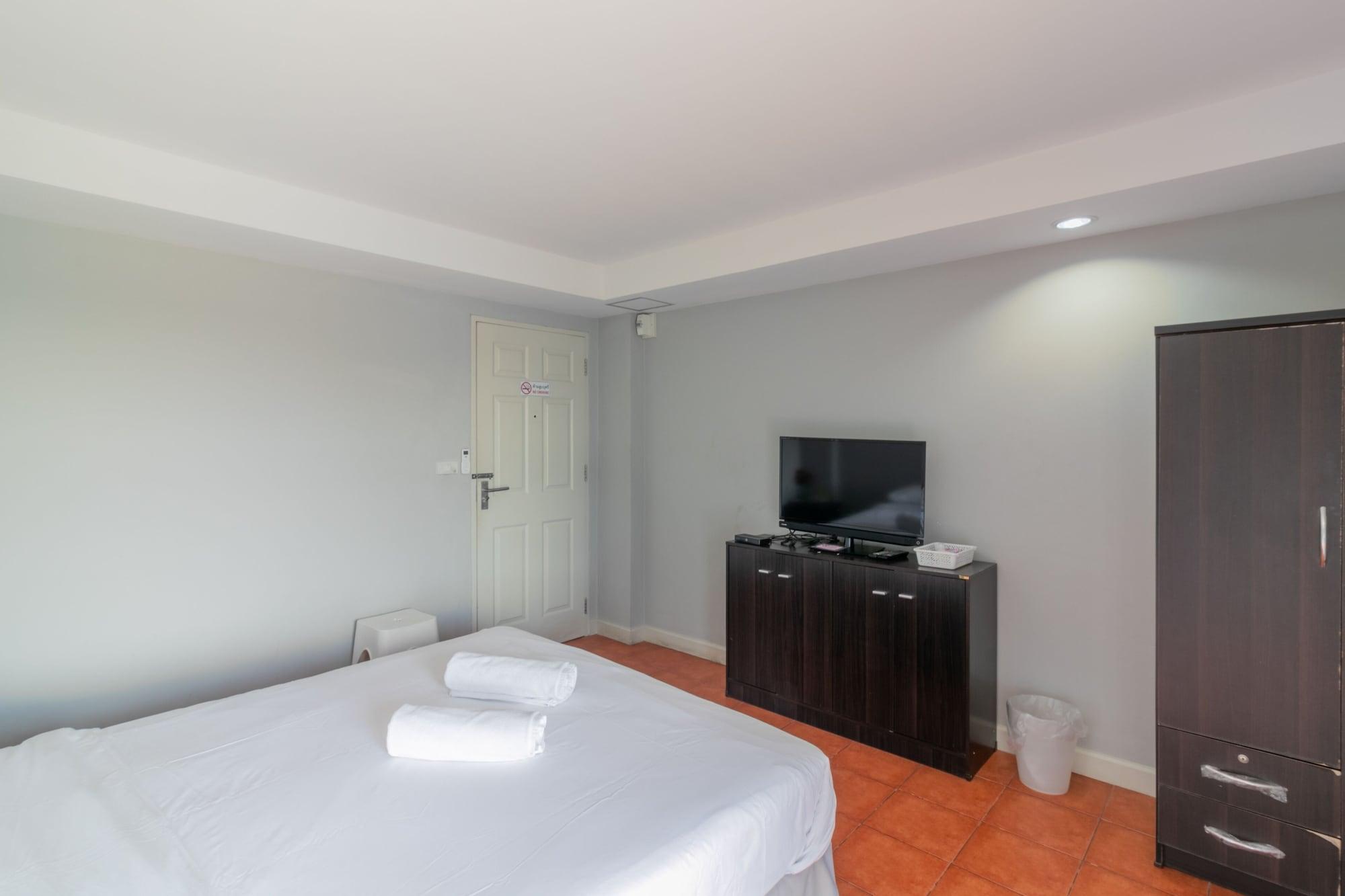 Resortel Lat Phrao 91 Bangkok Exterior photo