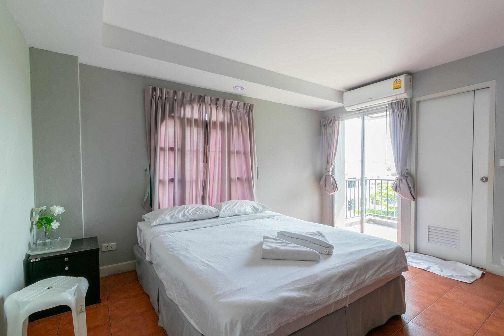 Resortel Lat Phrao 91 Bangkok Exterior photo