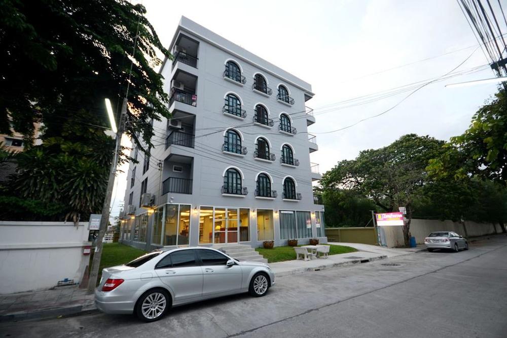 Resortel Lat Phrao 91 Bangkok Exterior photo
